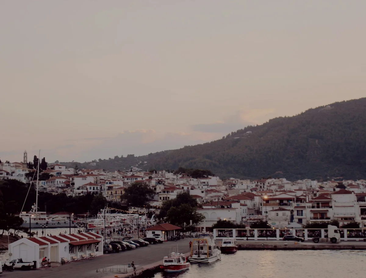Agios Nikolaos Port feature