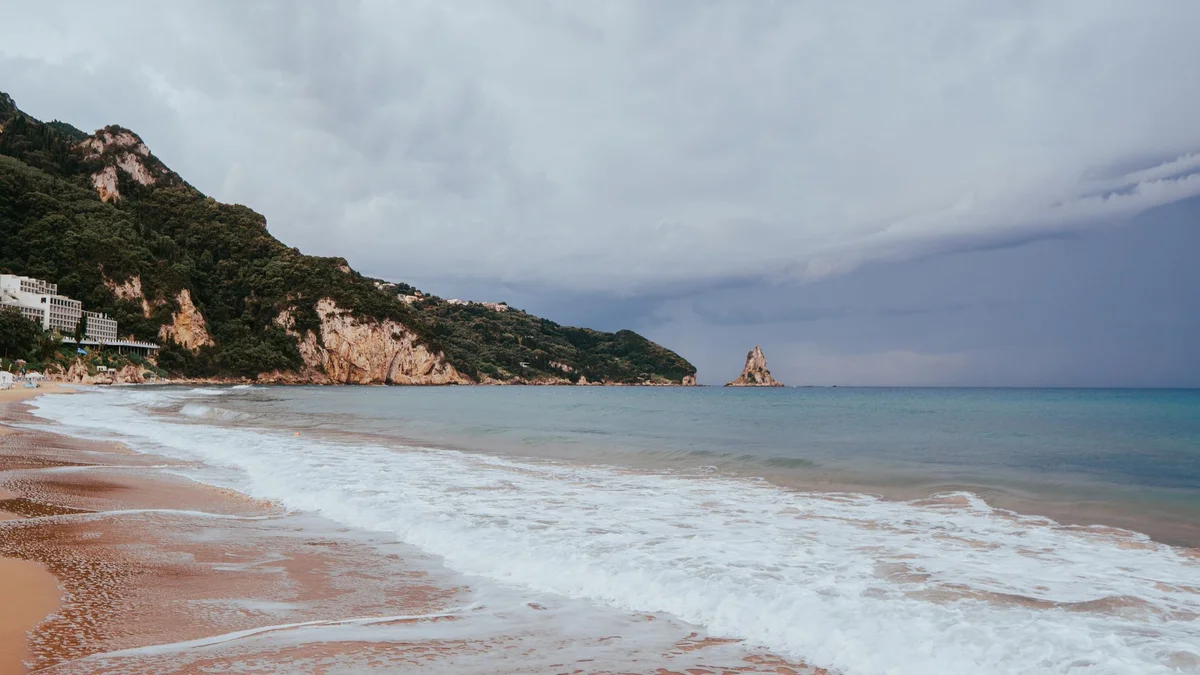 Agios Stefanos Beach feature