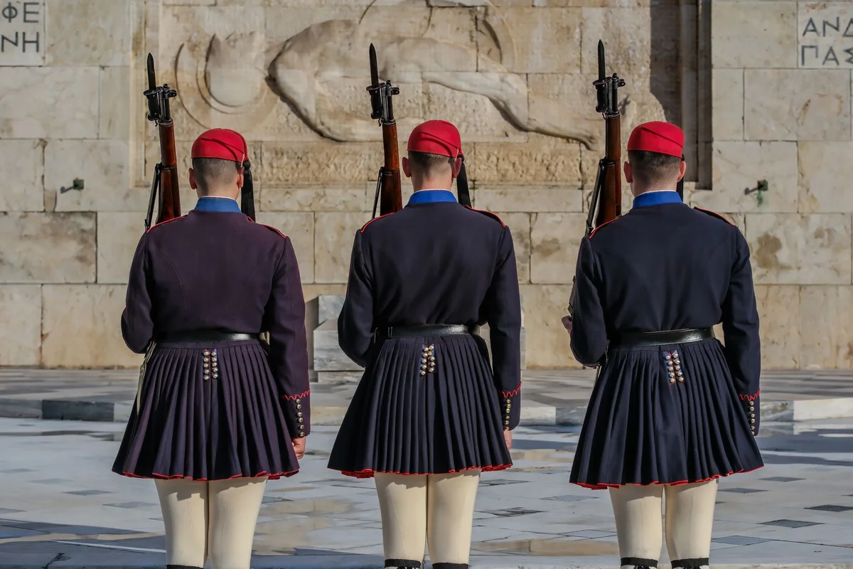 Changing Of The Guard At Syntagma view 2