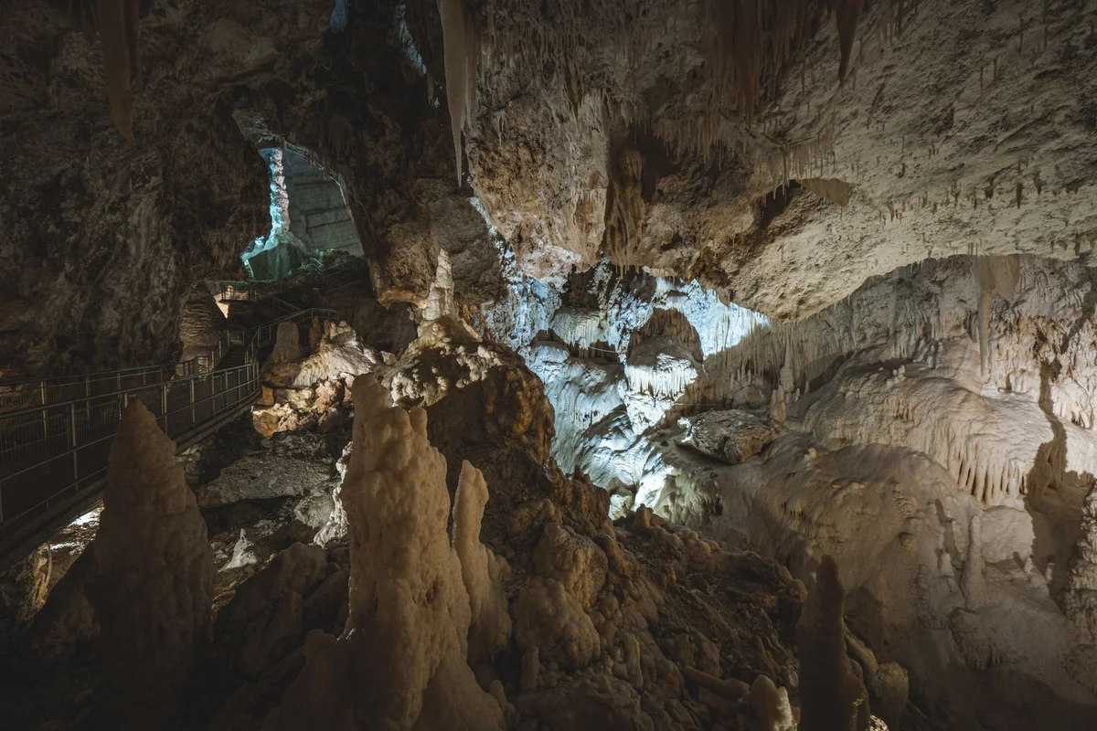Drogarati Cave view 1
