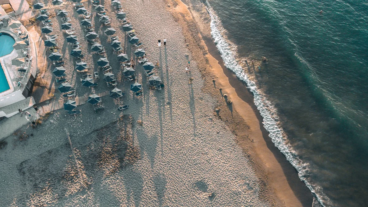 Elli Beach feature