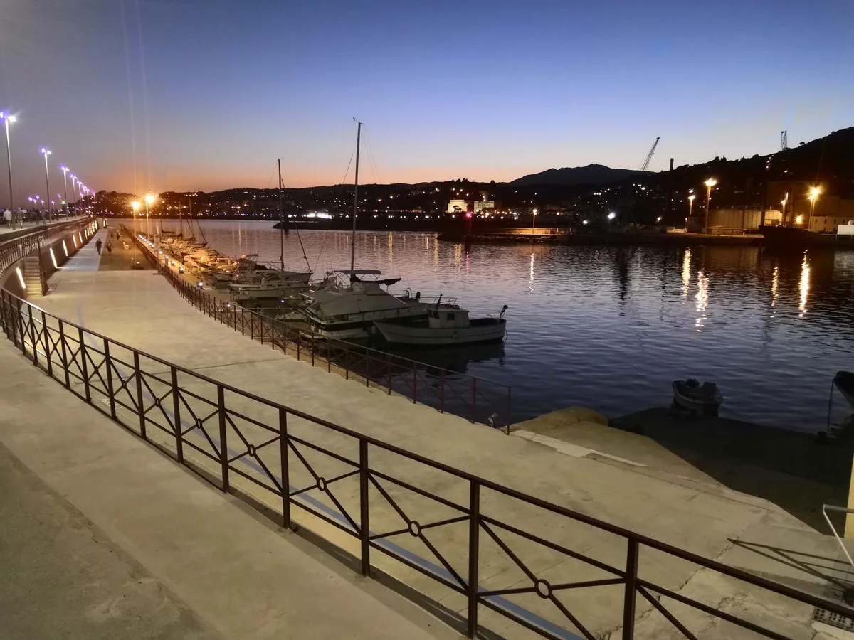 Flisvos Marina feature