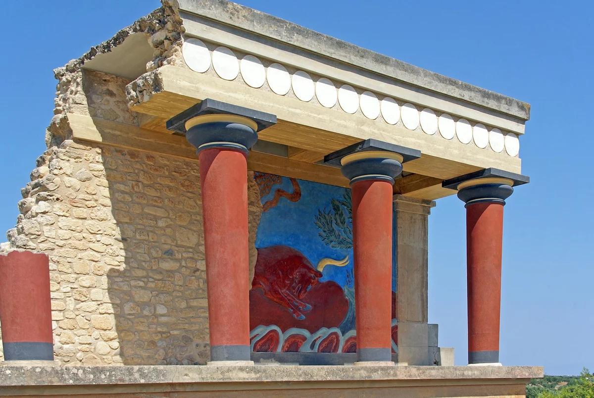 Knossos Palace feature