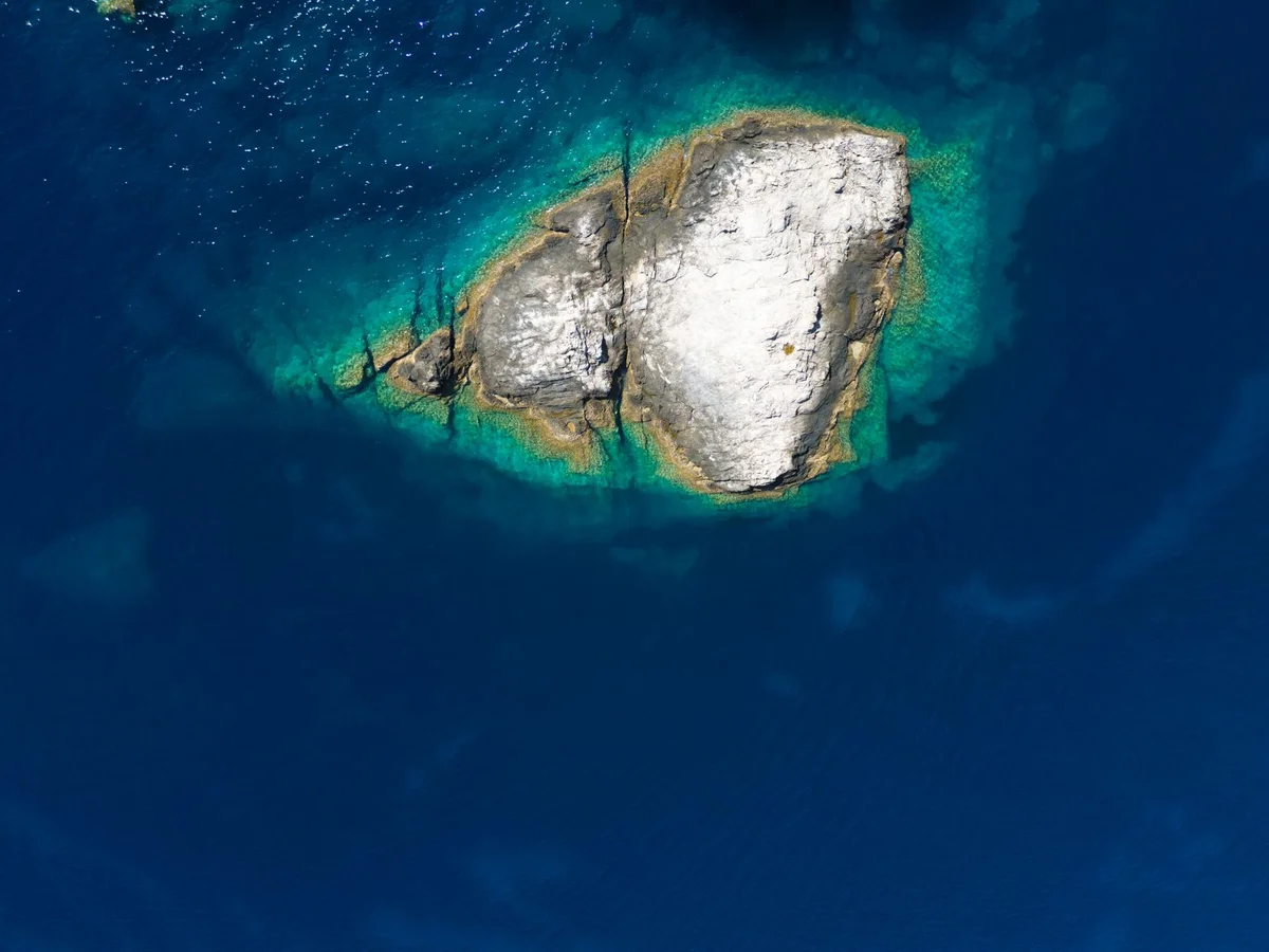 Palea Kameni Hot Springs feature