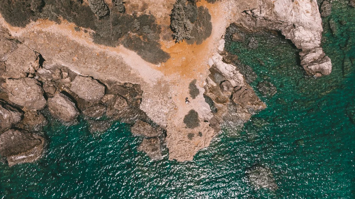 Sifneiko Beach feature