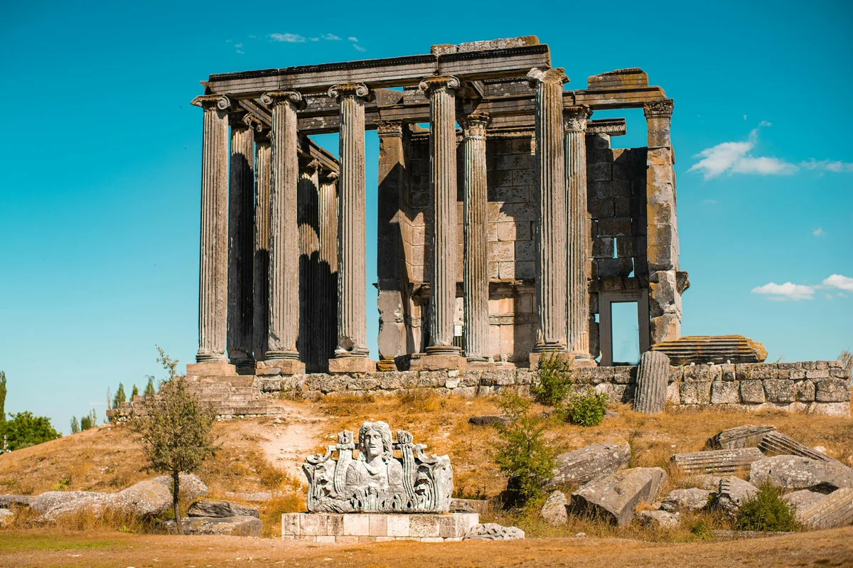 Temple of Olympian Zeus view 2