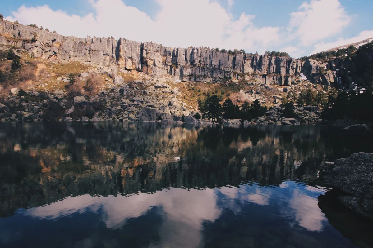 Vouliagmeni Lake feature
