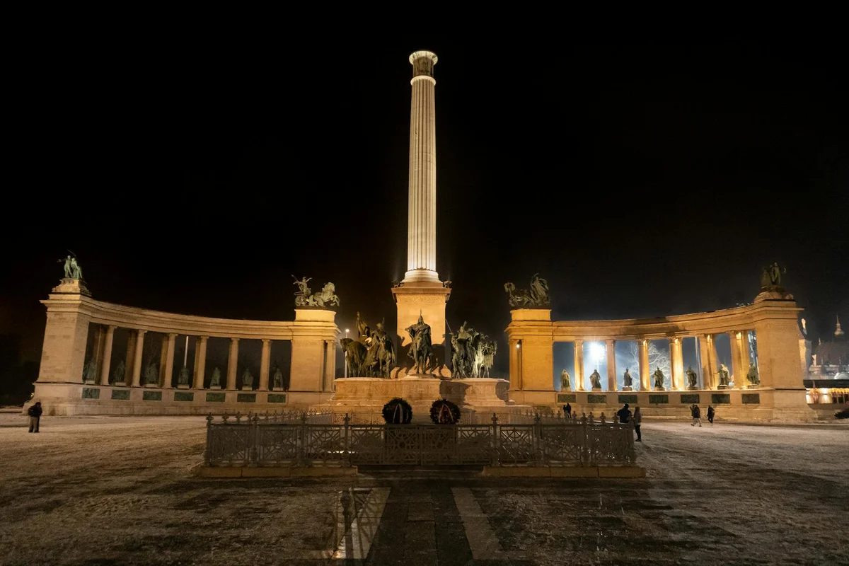 Heroes' Square view 1