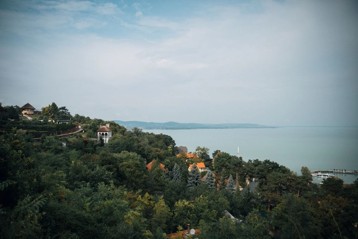 Tihany Echo Hill feature
