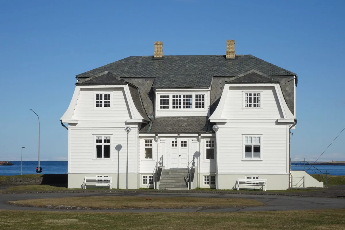 Höfði House view 1
