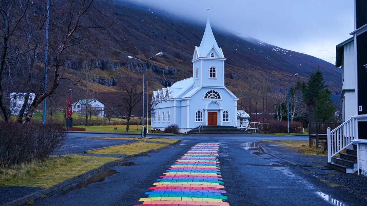 Rainbow Street feature