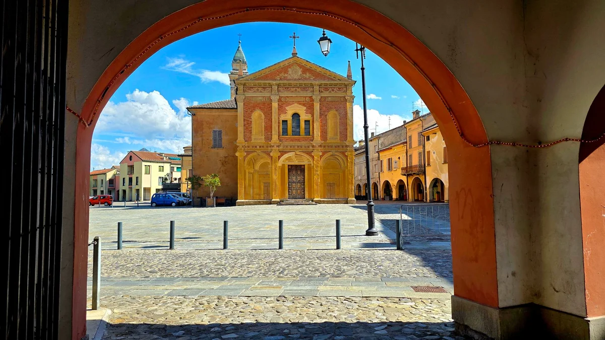 Atrani Piazzetta feature