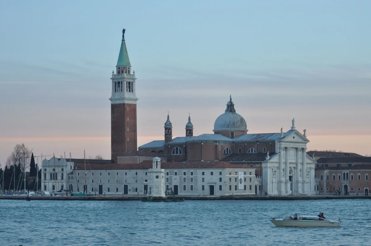 Basilica di Sant'Antonino feature