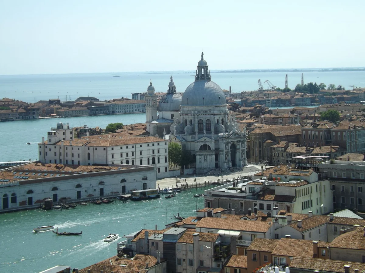 Basilica di Santa Maria della Salute feature