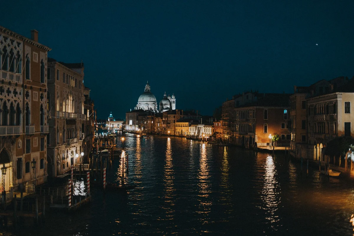 Basilica di Santa Maria della Salute view 2