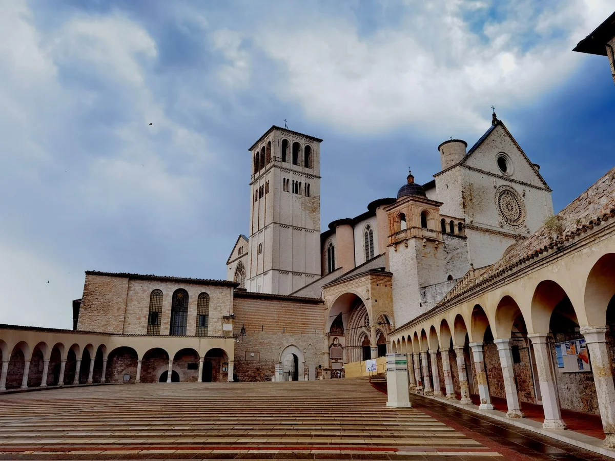 Basilica di Santo Spirito view 1