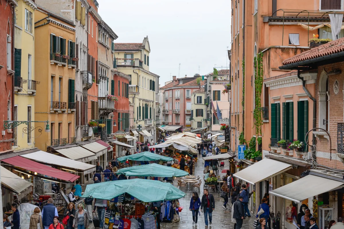 Borgo dei Vergini feature