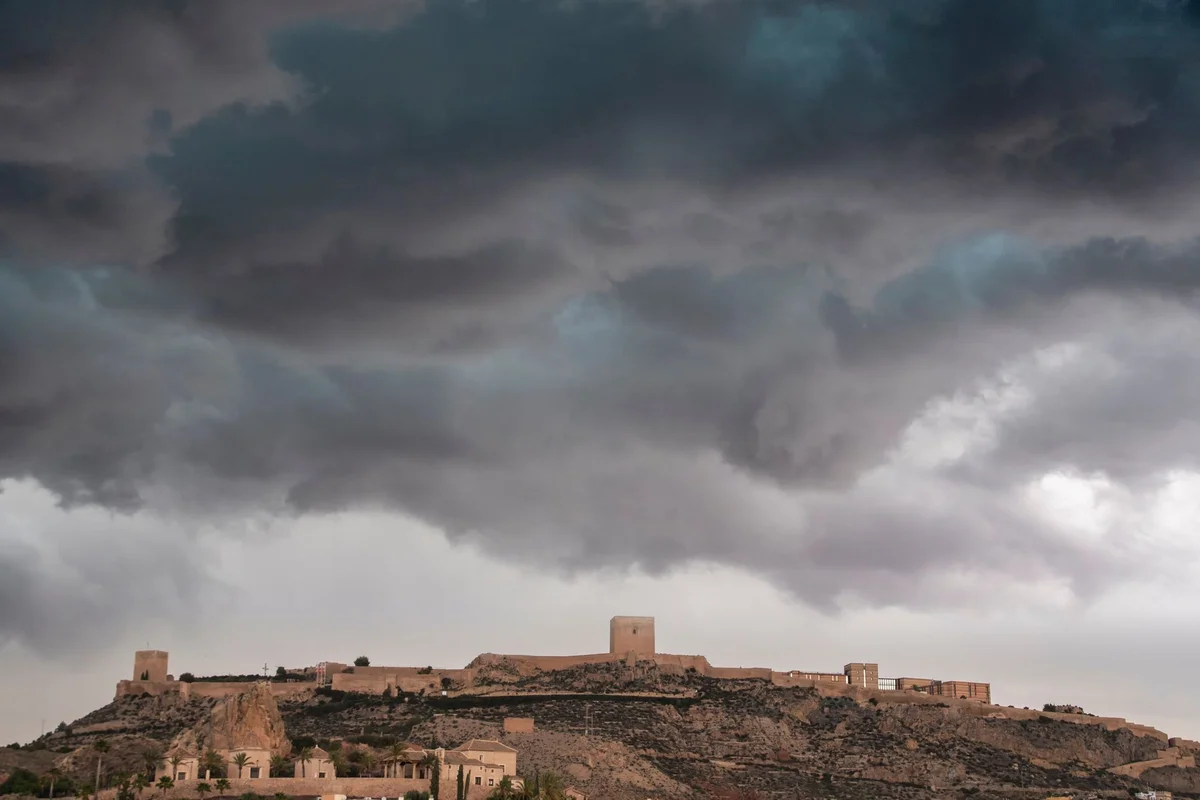 Castel Capuano feature