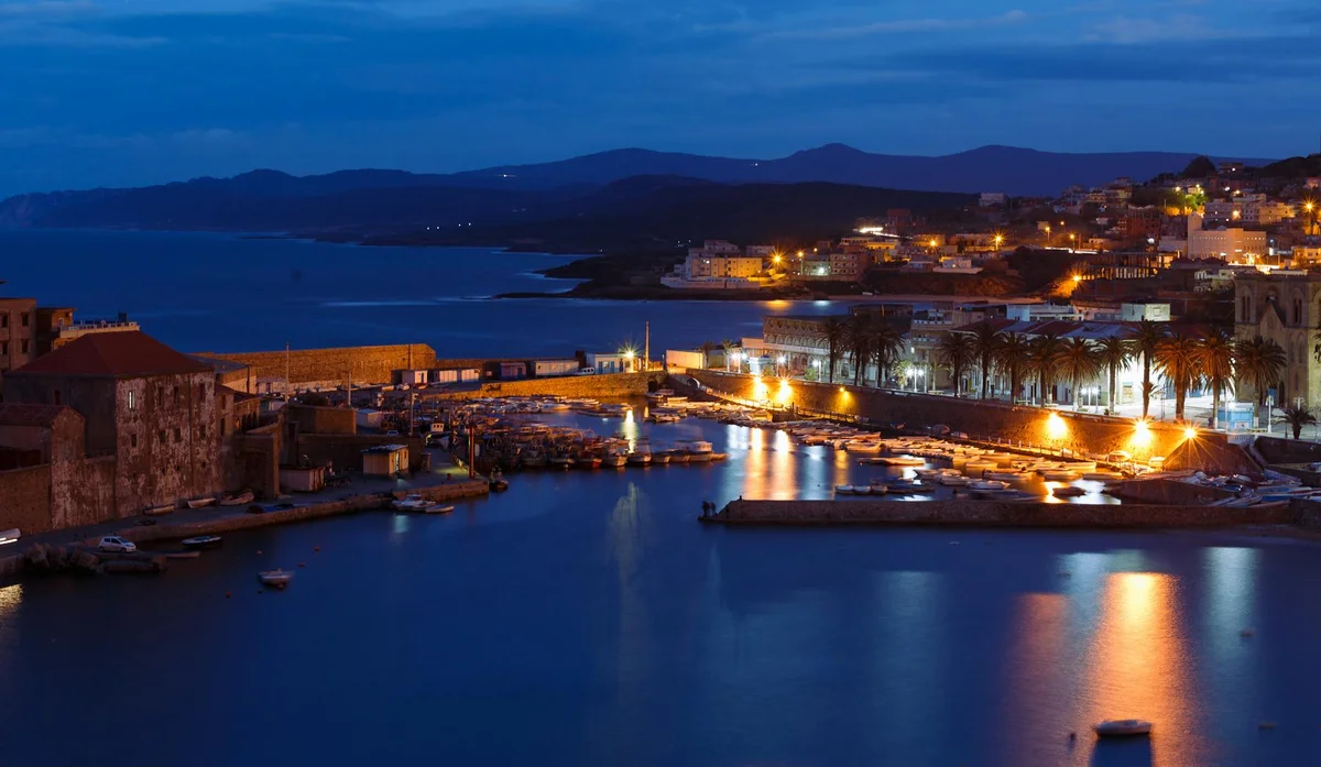 Castel dell'Ovo feature