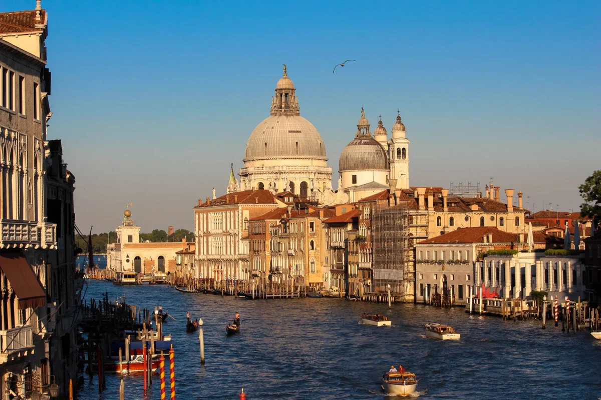 Grand Canal feature