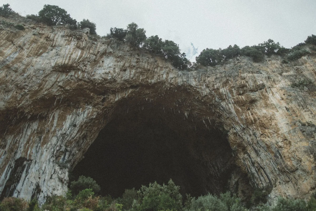 Grotta Pandora view 1