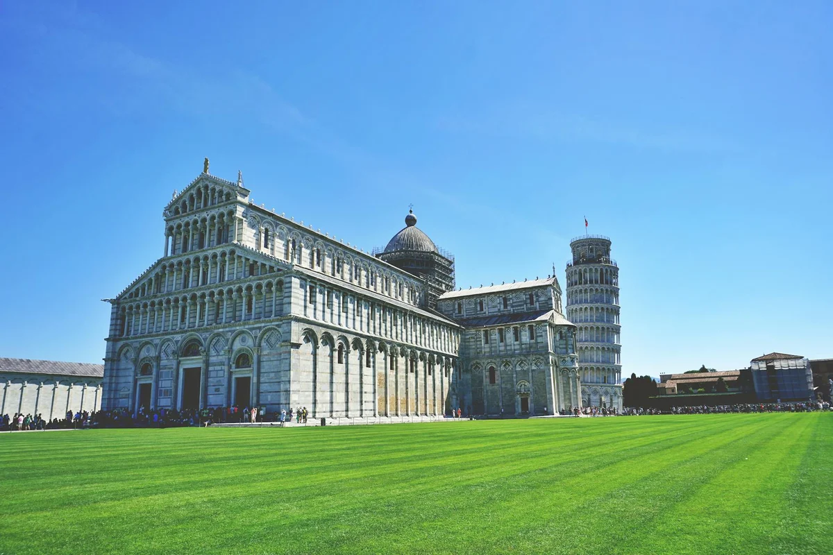 Leaning Tower of Pisa view 2