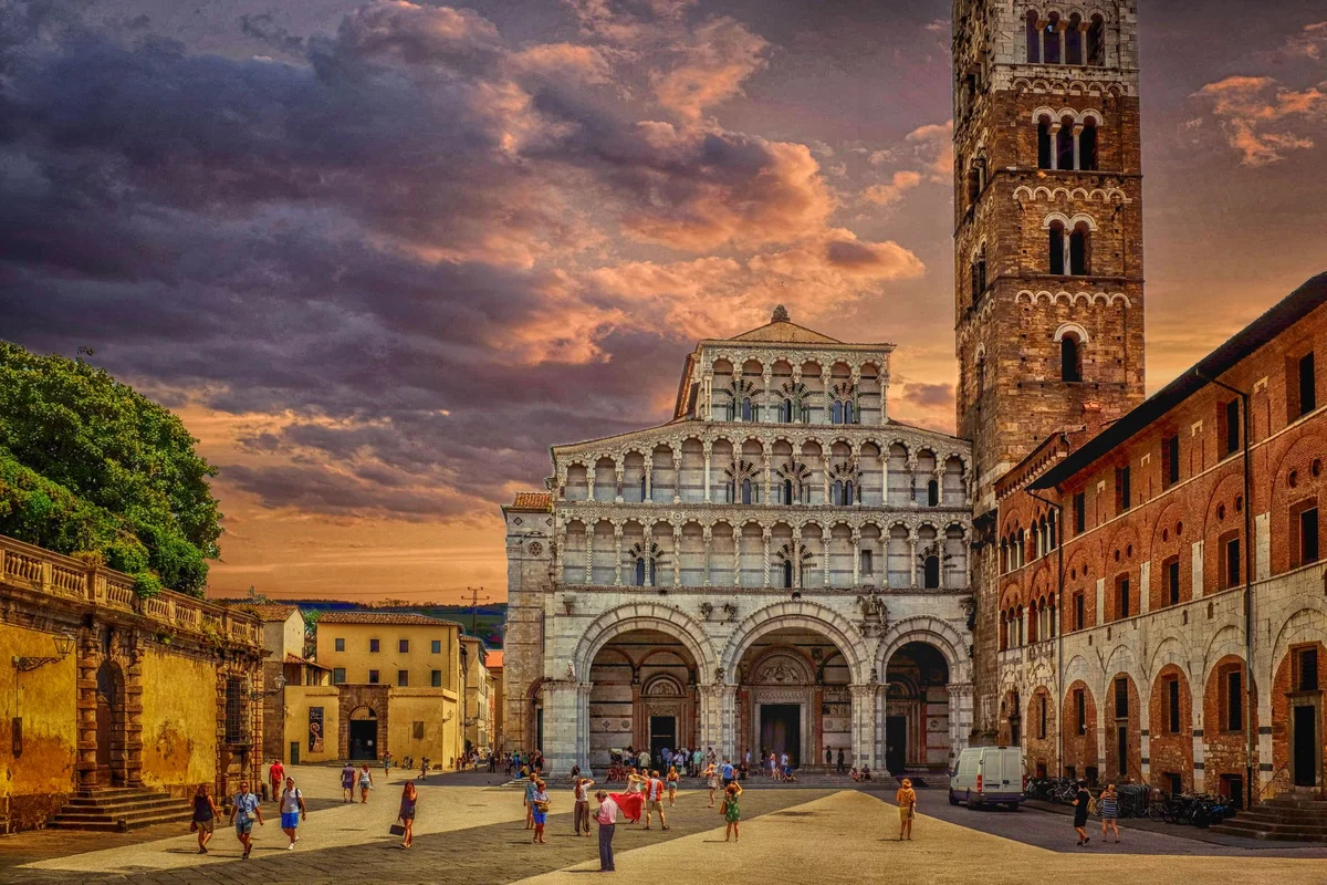 Leaning Tower of Pisa view 1