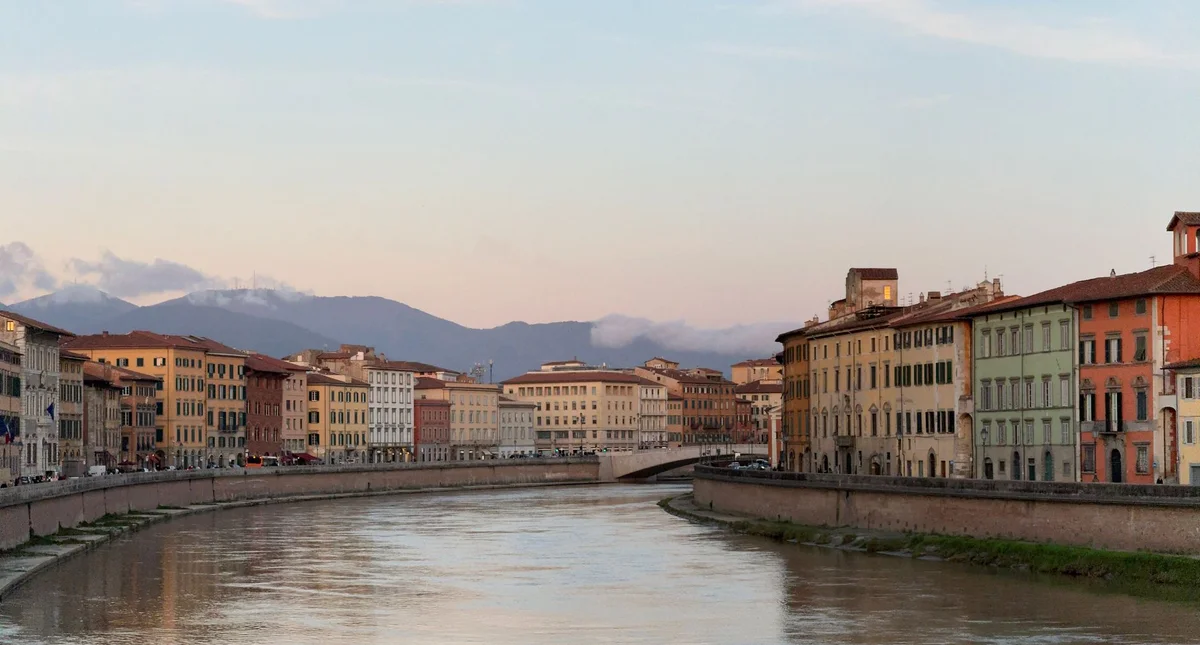 Lungarni di Pisa view 2