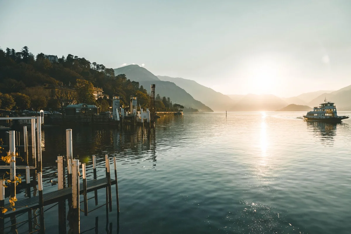 Lungolago Di Lecco feature