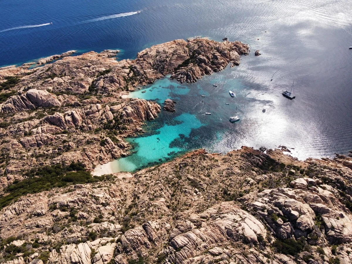 Marmorata Bay feature