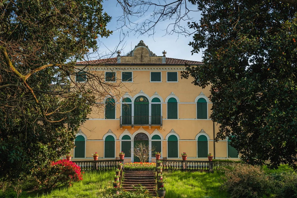 Museo Correale di Terranova feature