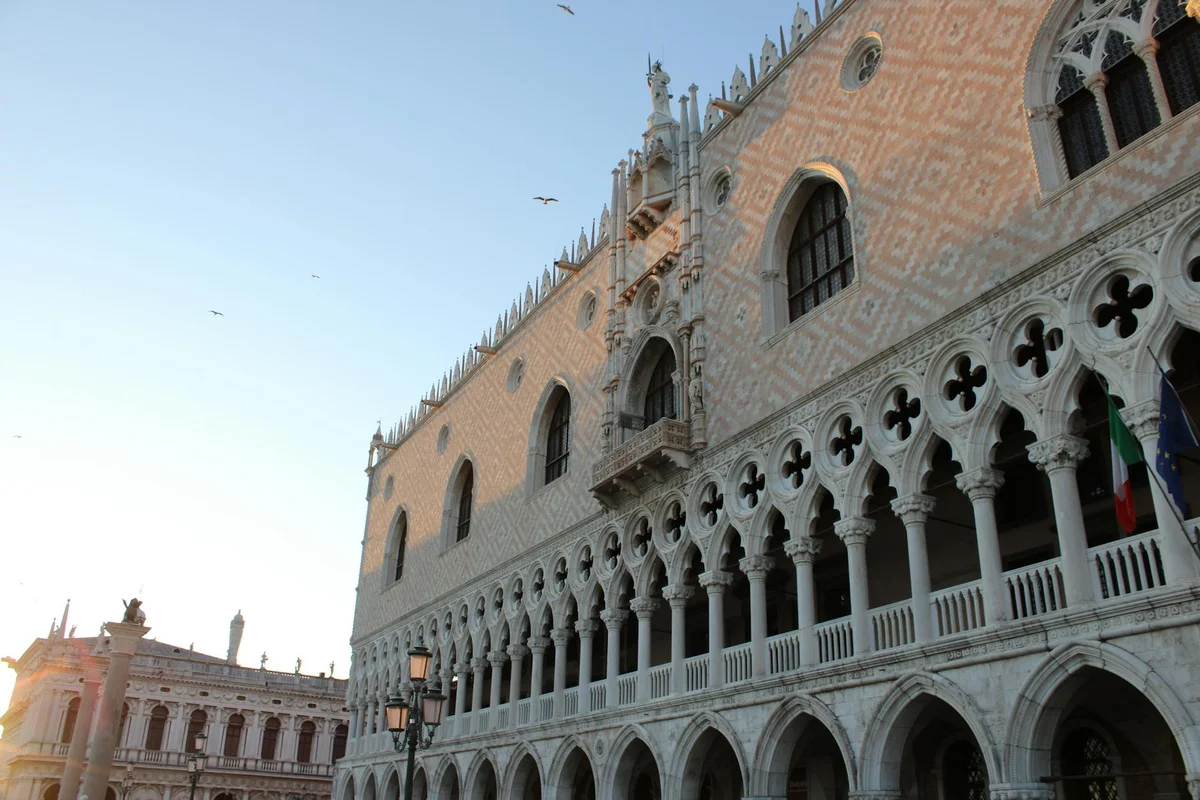 Royal Palace feature
