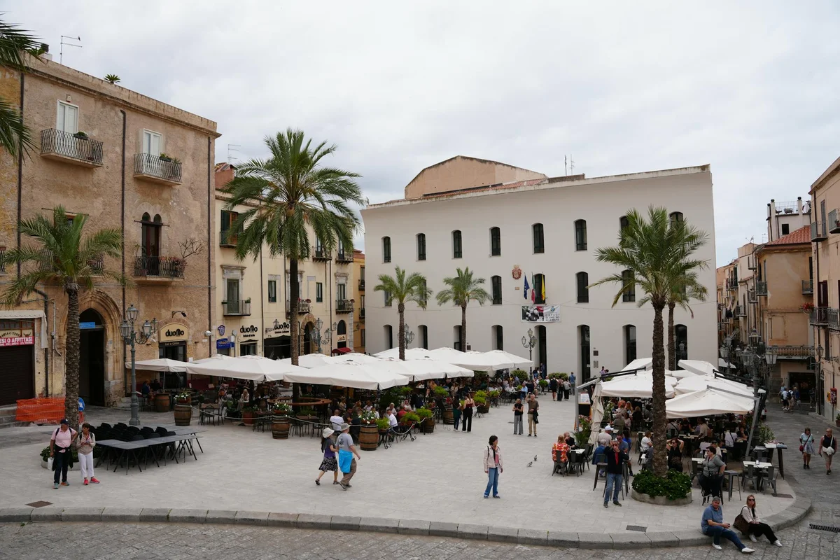 Piazza del Duomo feature