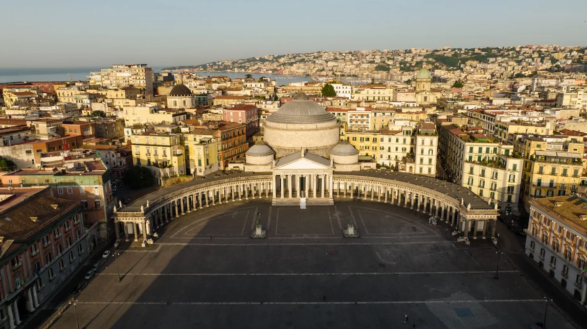Piazza del Plebiscito feature