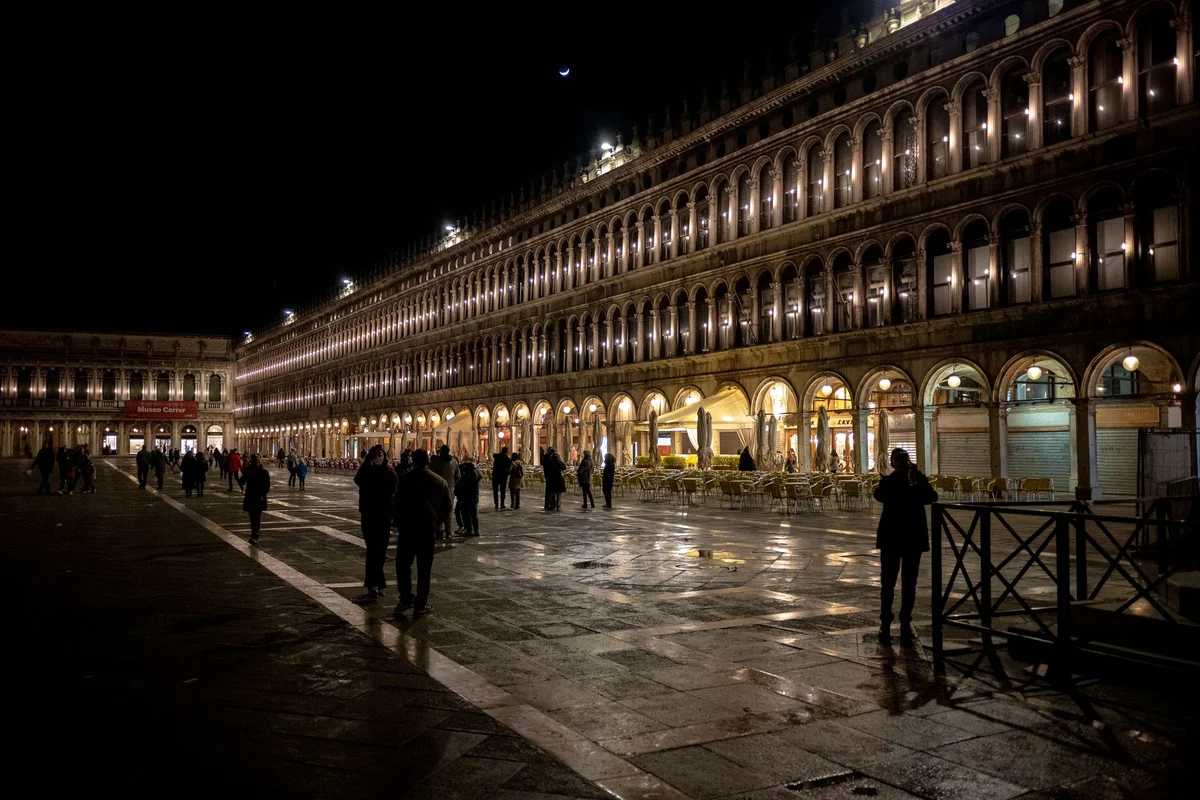 Piazza delle Vettovaglie view 2