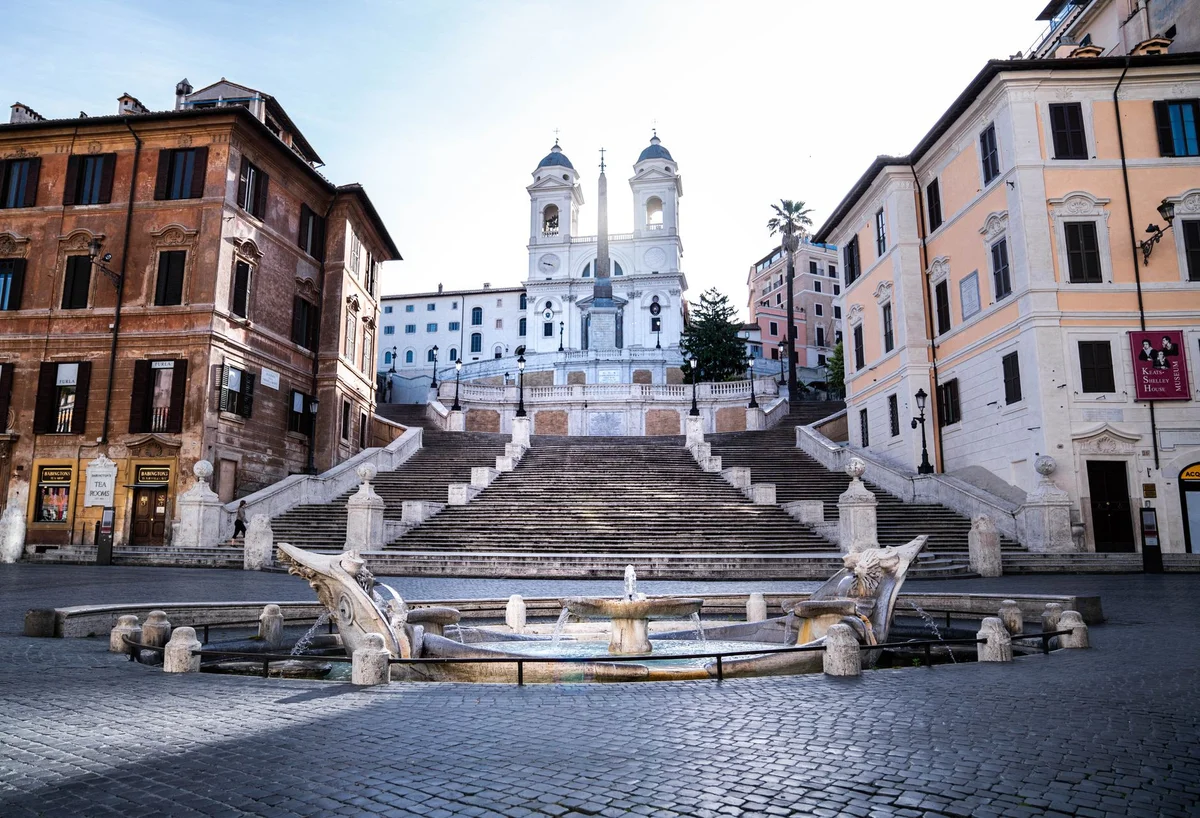 Piazza di Spagna feature