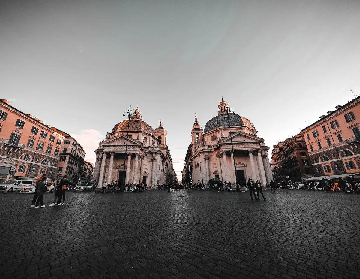 Piazza Umberto I feature