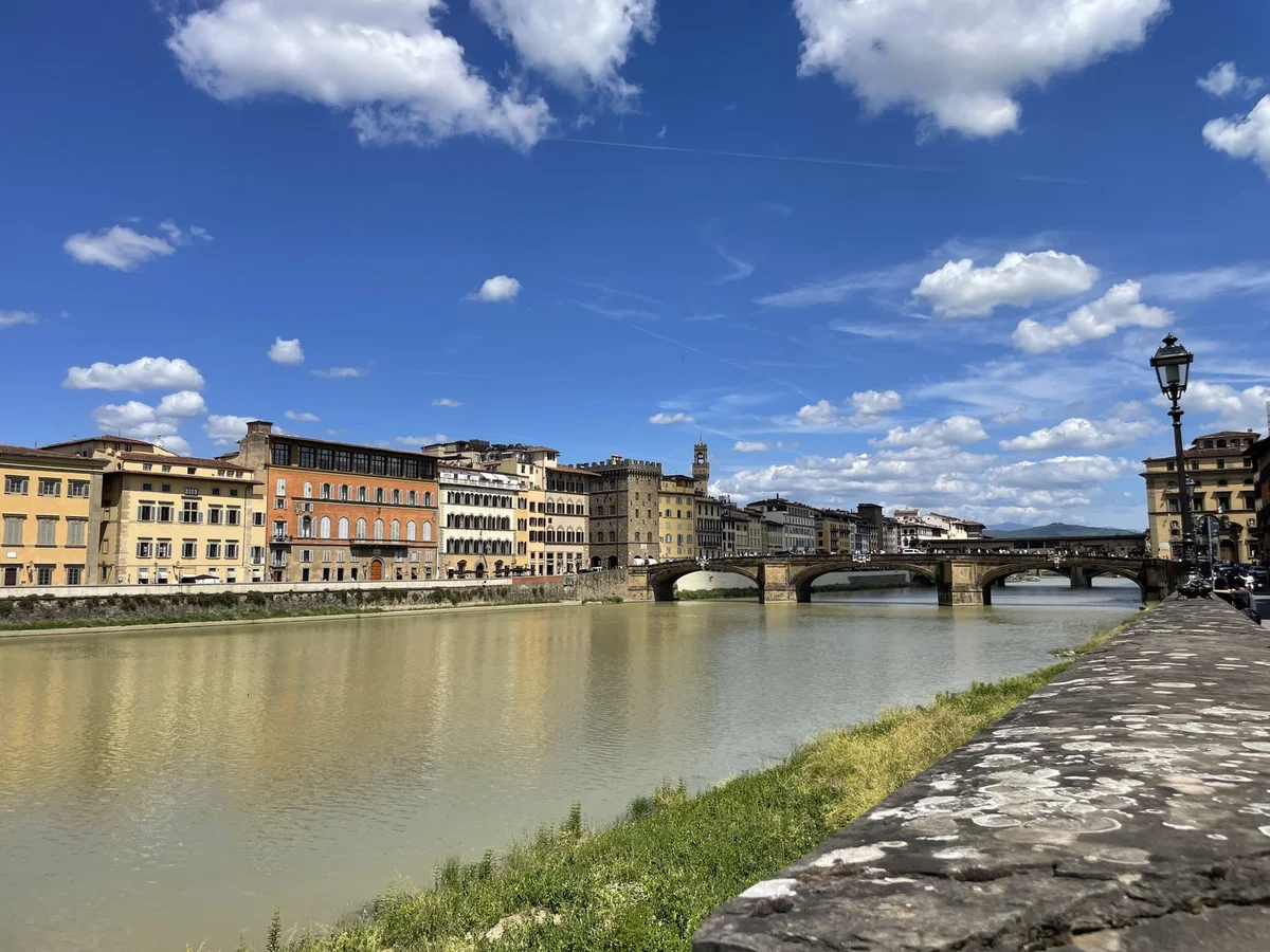 Ponte Santa Trinita feature