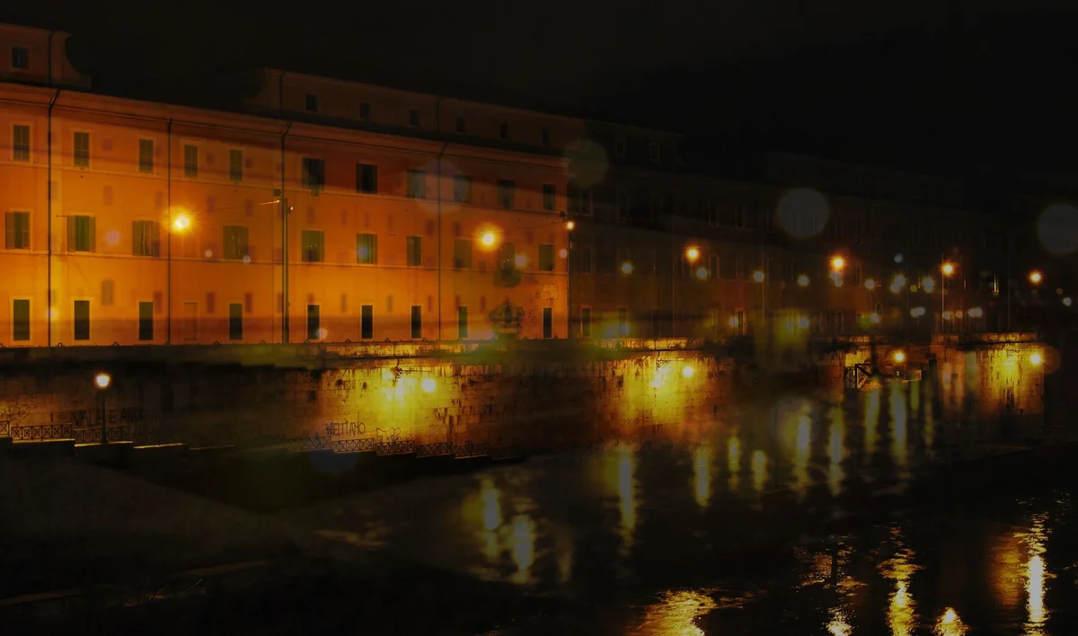Ponte Santa Trinita view 2