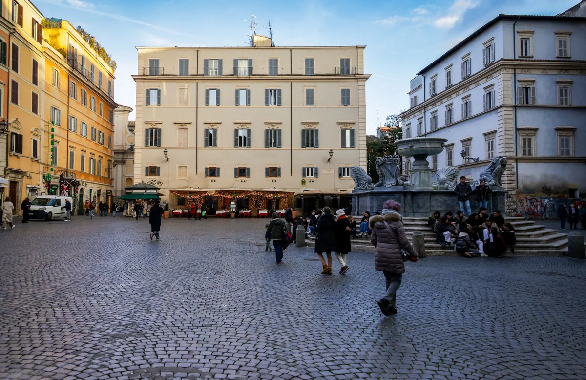 Porta Portese feature