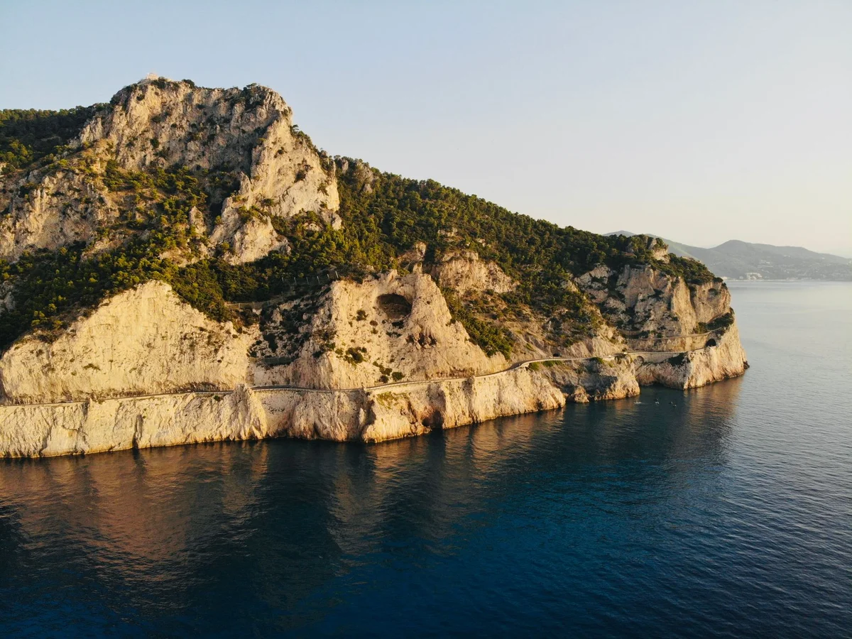 Punta Mesco feature