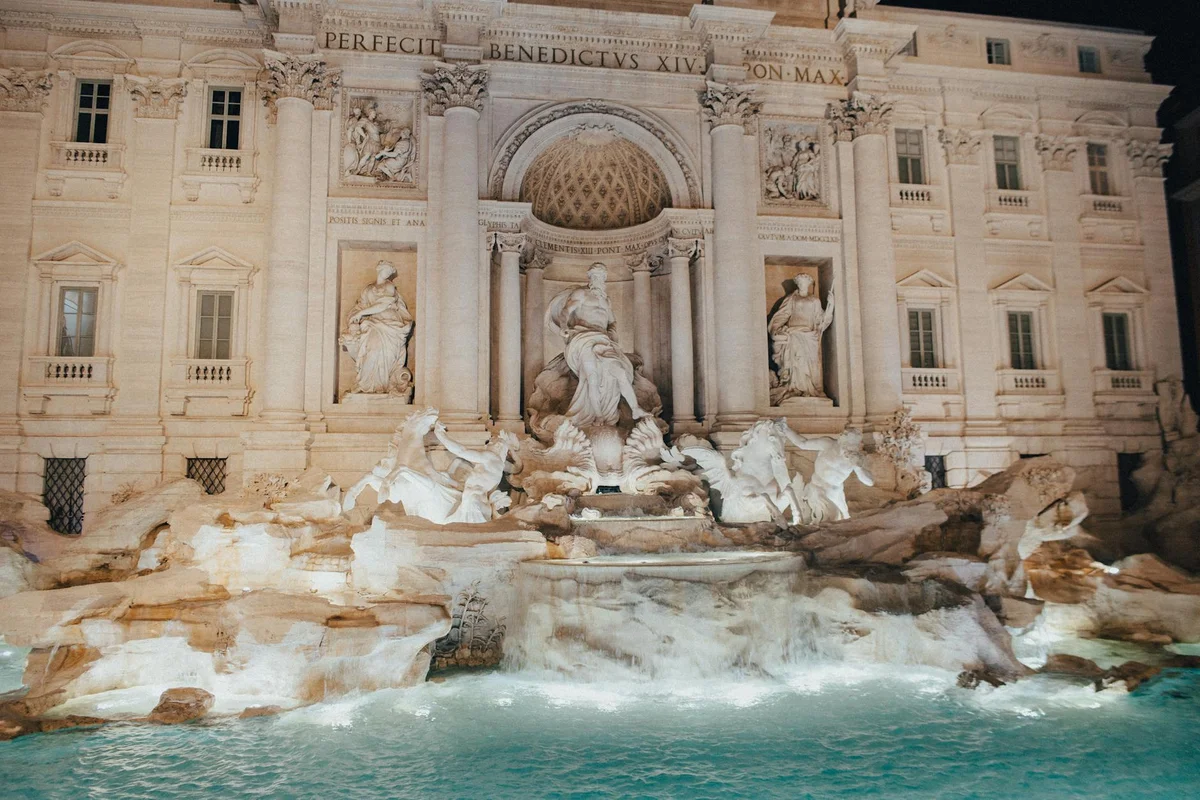 Trevi Fountain view 2