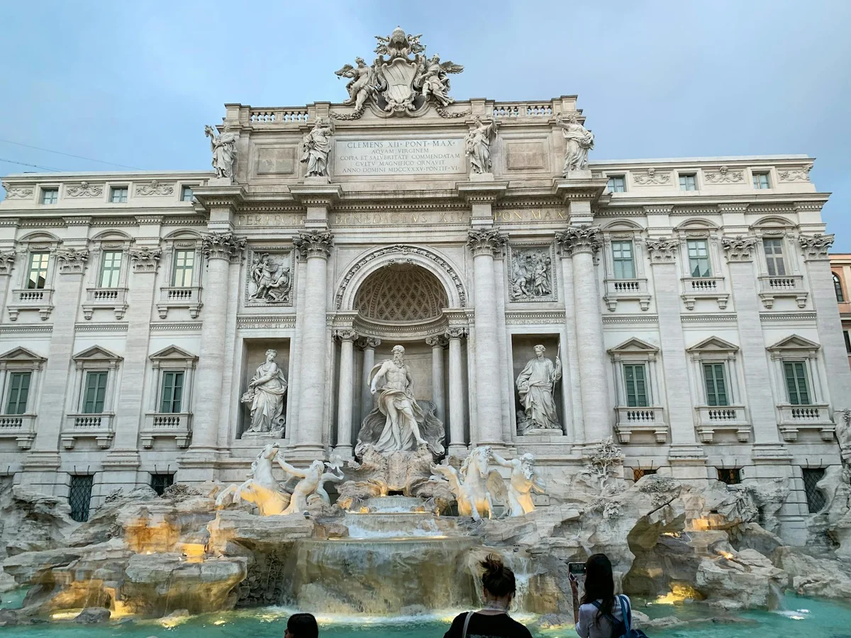 Trevi Fountain feature