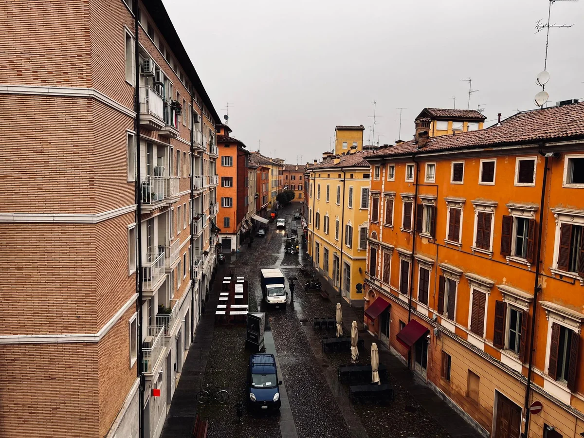 Via Chiaia view 1