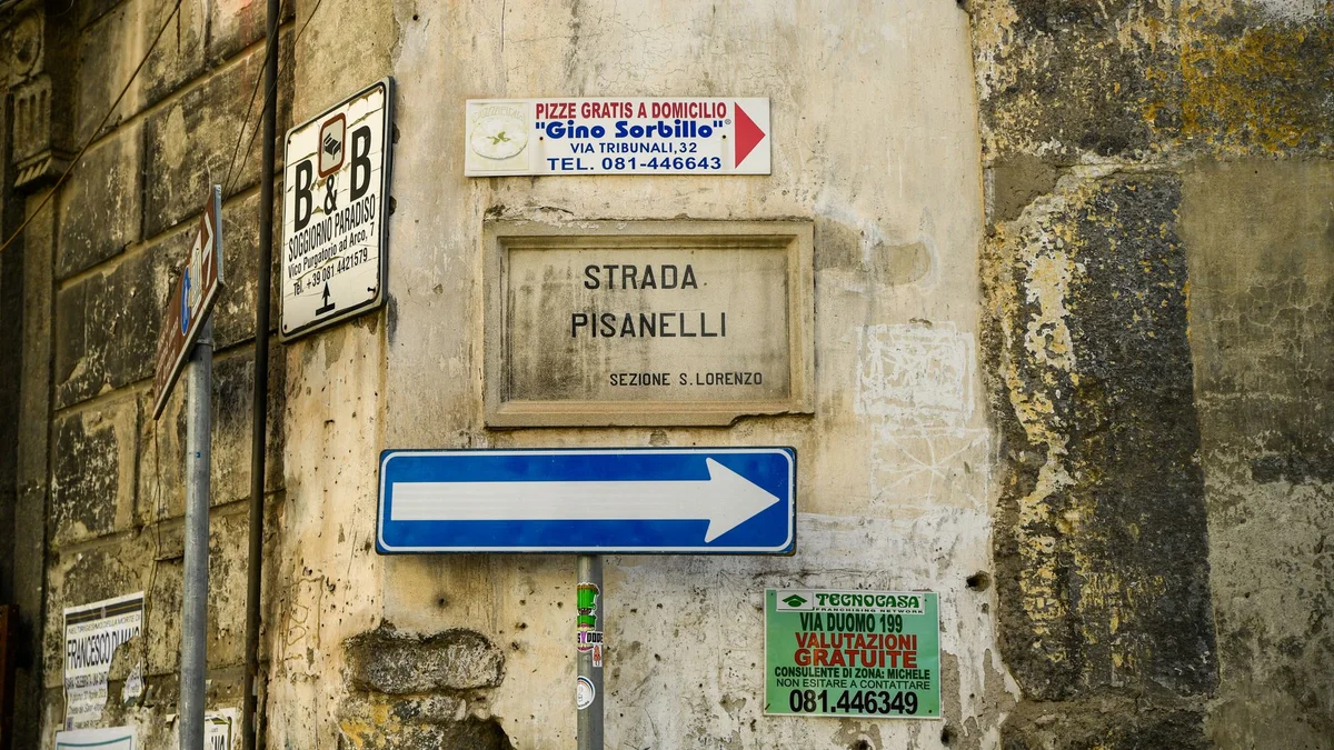 Via dei Tribunali view 1