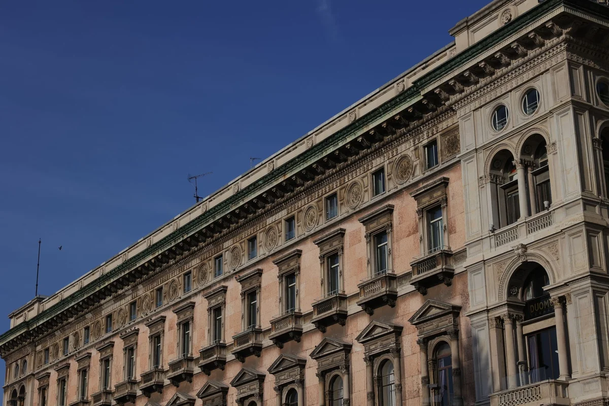 Via Monte Napoleone feature