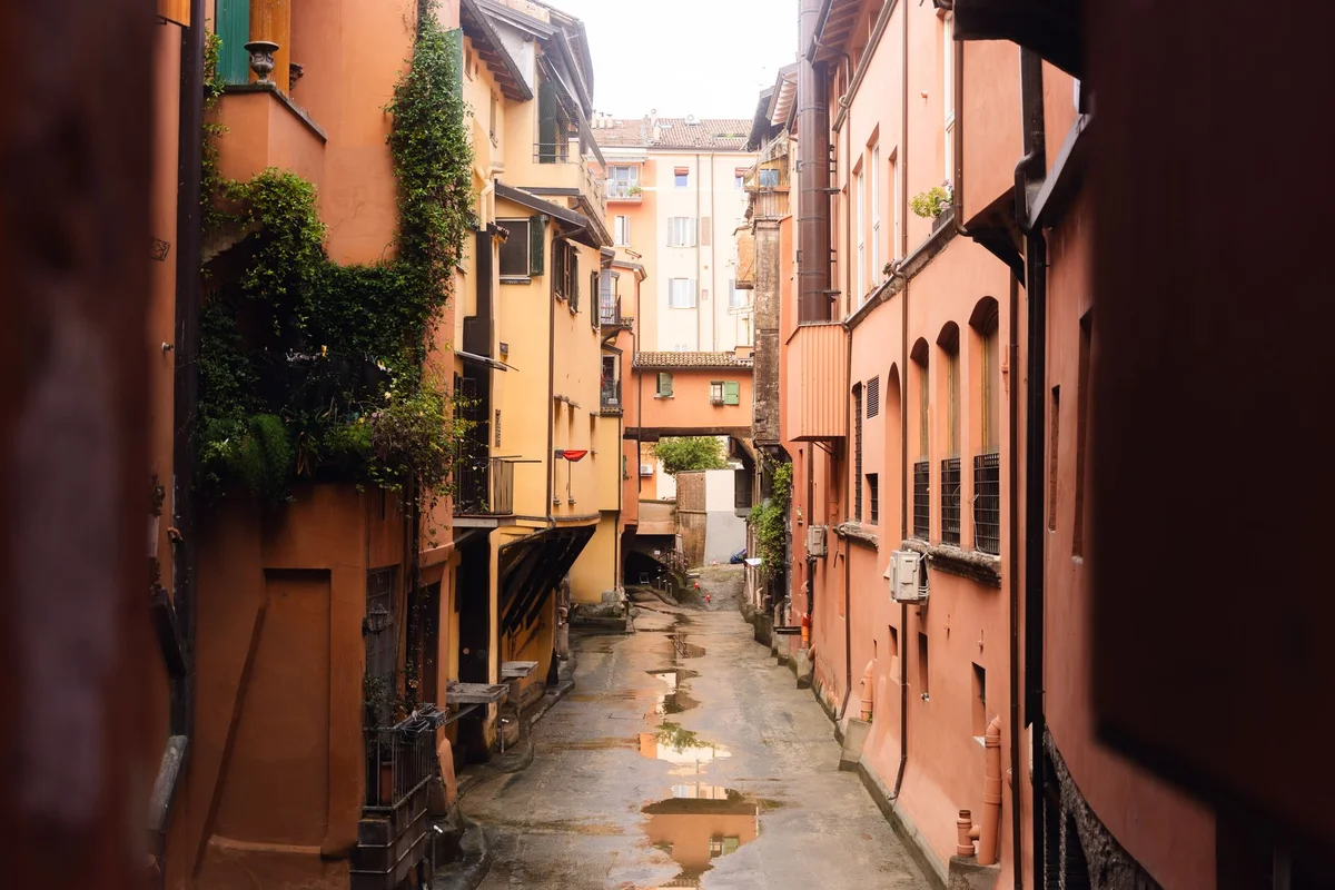 Via San Cesareo feature