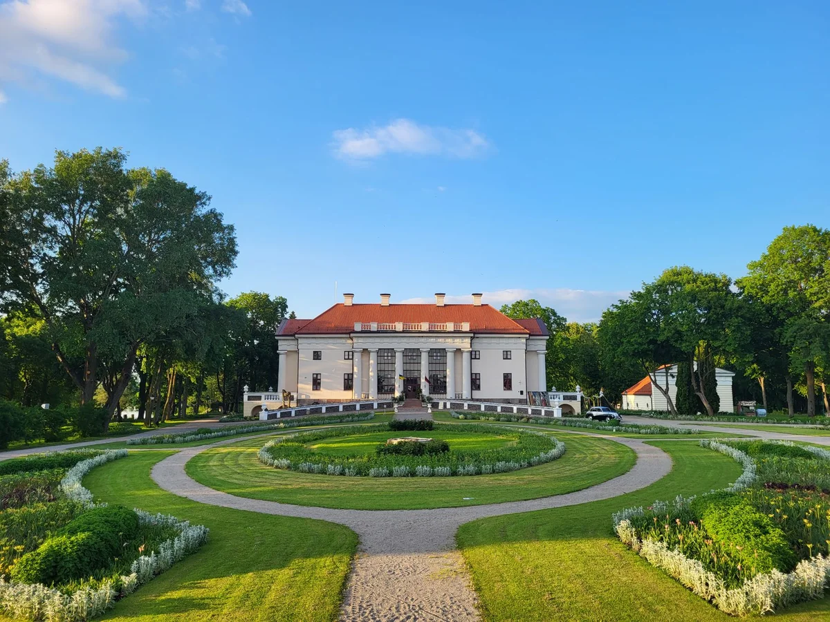 Rundāle Palace view 2
