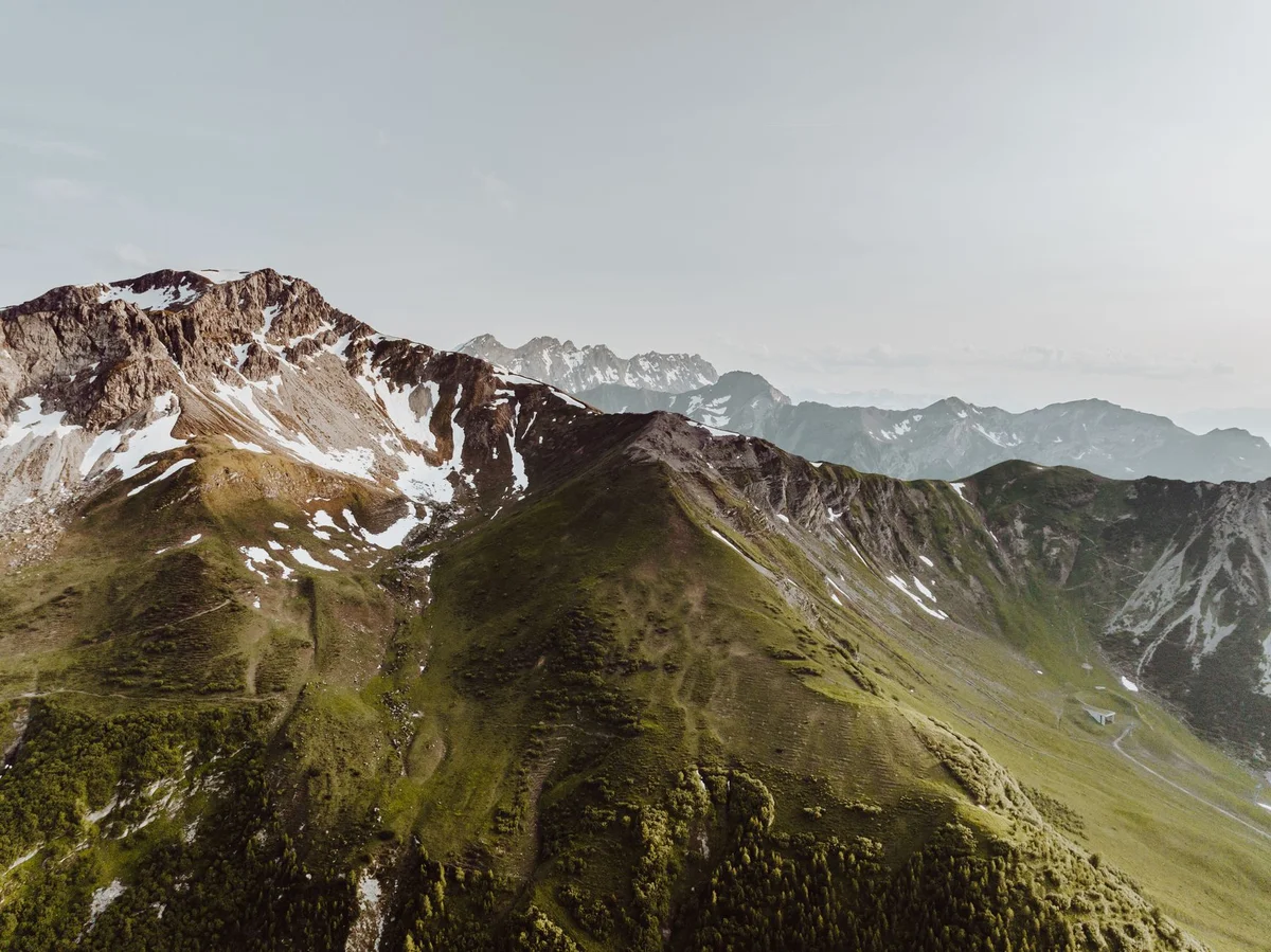 Alp Valuna feature
