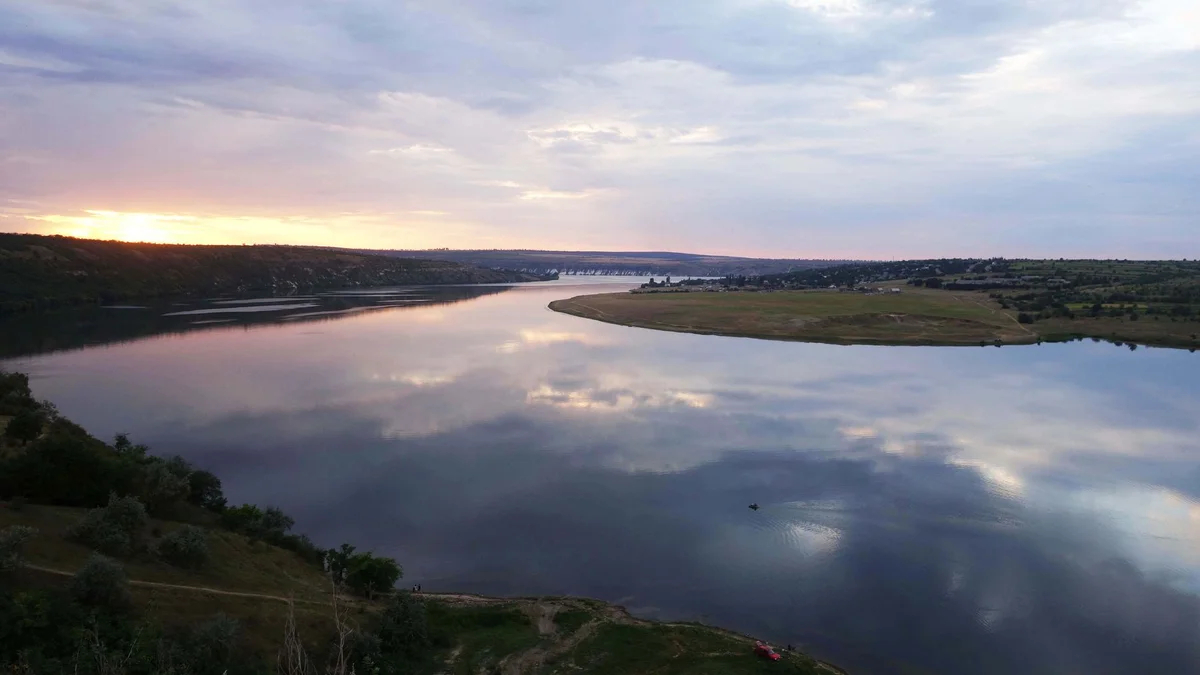 Nistru River Park feature